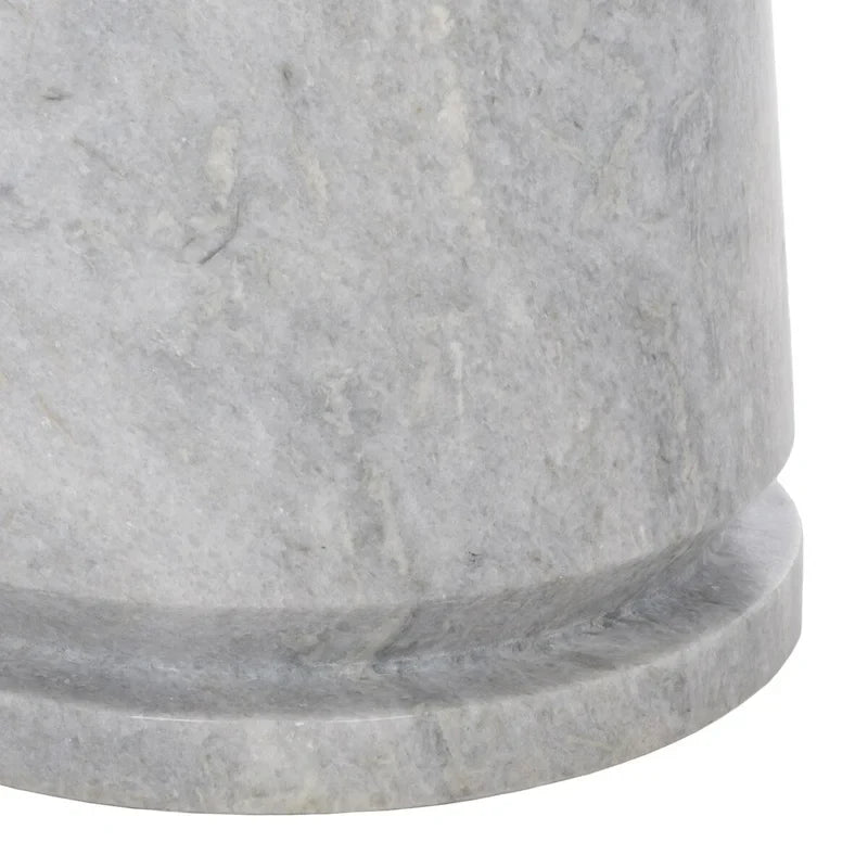 Tavolino d'appoggio rotondo alto in marmo Ghicu di SAFAVIEH Couture - 55,8 cm L x 53,3 cm P x 61 cm A - 53,3x53,3x61 cm