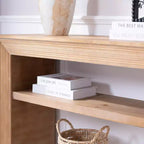 Consolle in legno Oakmere Farmhouse con ripiano portaoggetti GDFStudio