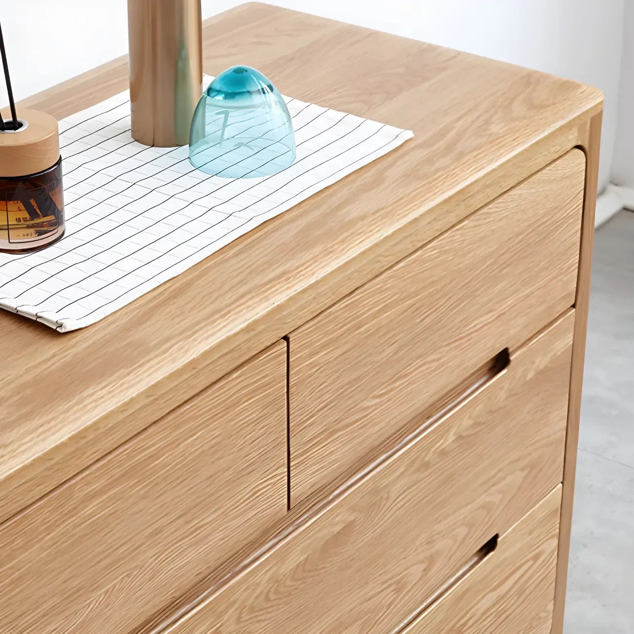 Comò doppio tradizionale in legno di rovere naturale per camera da letto