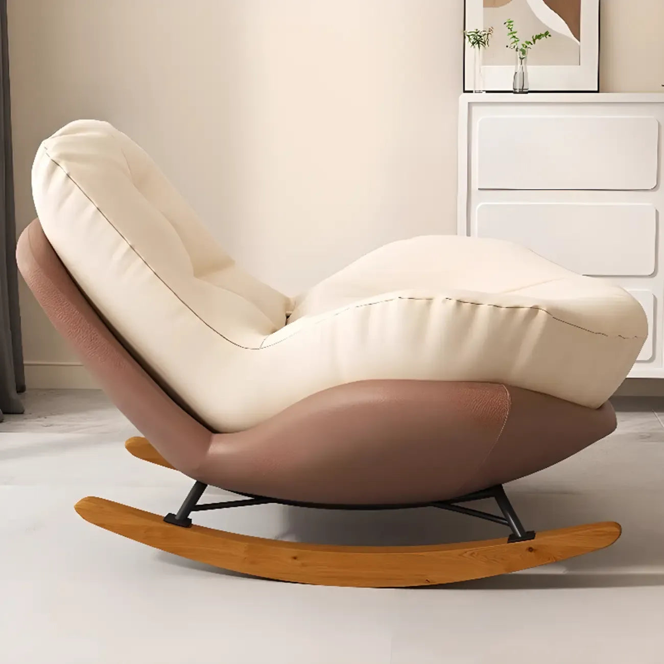 Sedia a dondolo scandinava imbottita con pouf opzionale