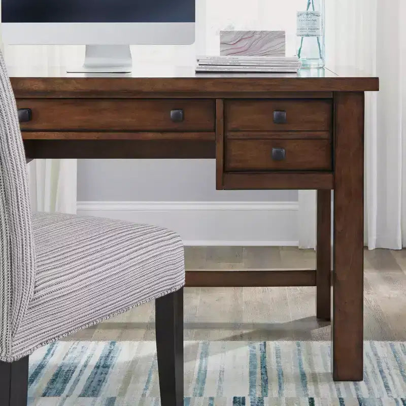 Scrivania direzionale Tahoe – Acero anticato – Home Styles: Mid-Century Modern, Struttura in legno massello, Cassetti contenitore
