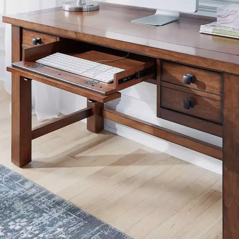 Scrivania direzionale Tahoe – Acero anticato – Home Styles: Mid-Century Modern, Struttura in legno massello, Cassetti contenitore