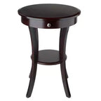 Tavolino rotondo d'accento Sasha - Cappuccino - Winsome: Gambe svasate, Legno composito, Ripiano portaoggetti