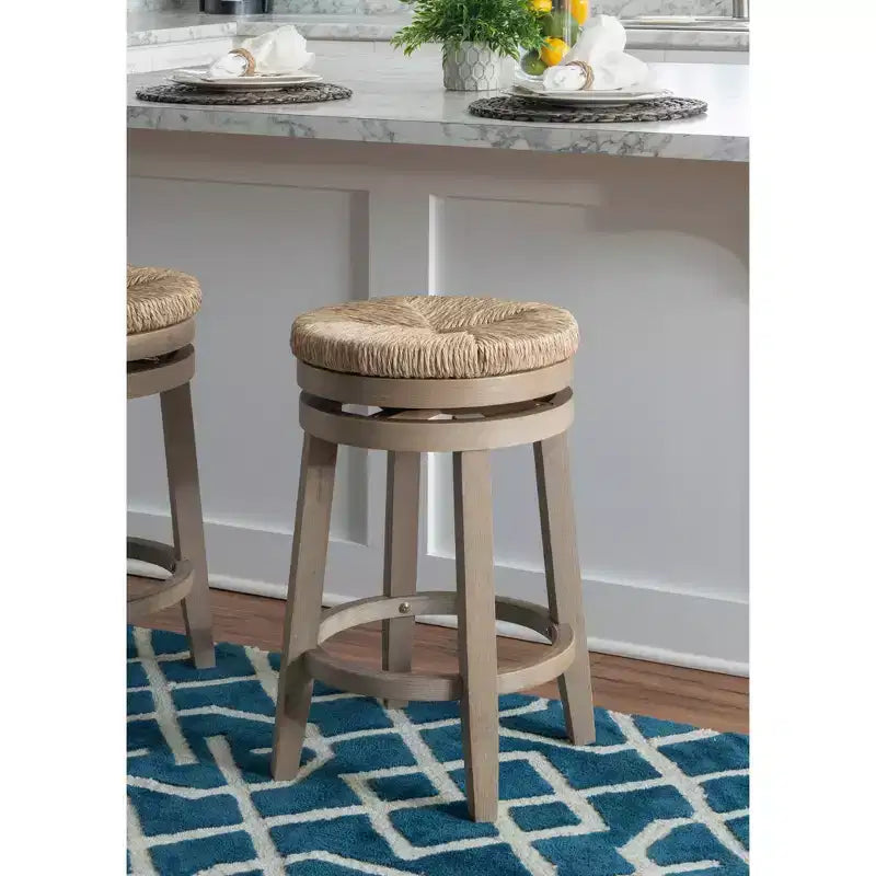 Sgabello da bar senza schienale Noah Swivel, altezza bancone - Powell