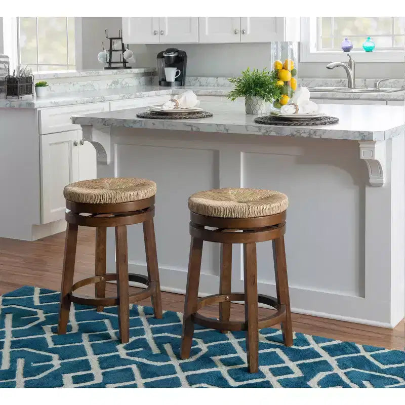 Sgabello da bar senza schienale Noah Swivel, altezza bancone - Powell