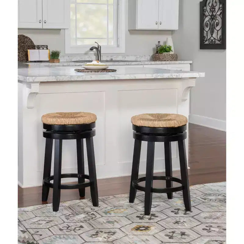 Sgabello da bar senza schienale Noah Swivel, altezza bancone - Powell