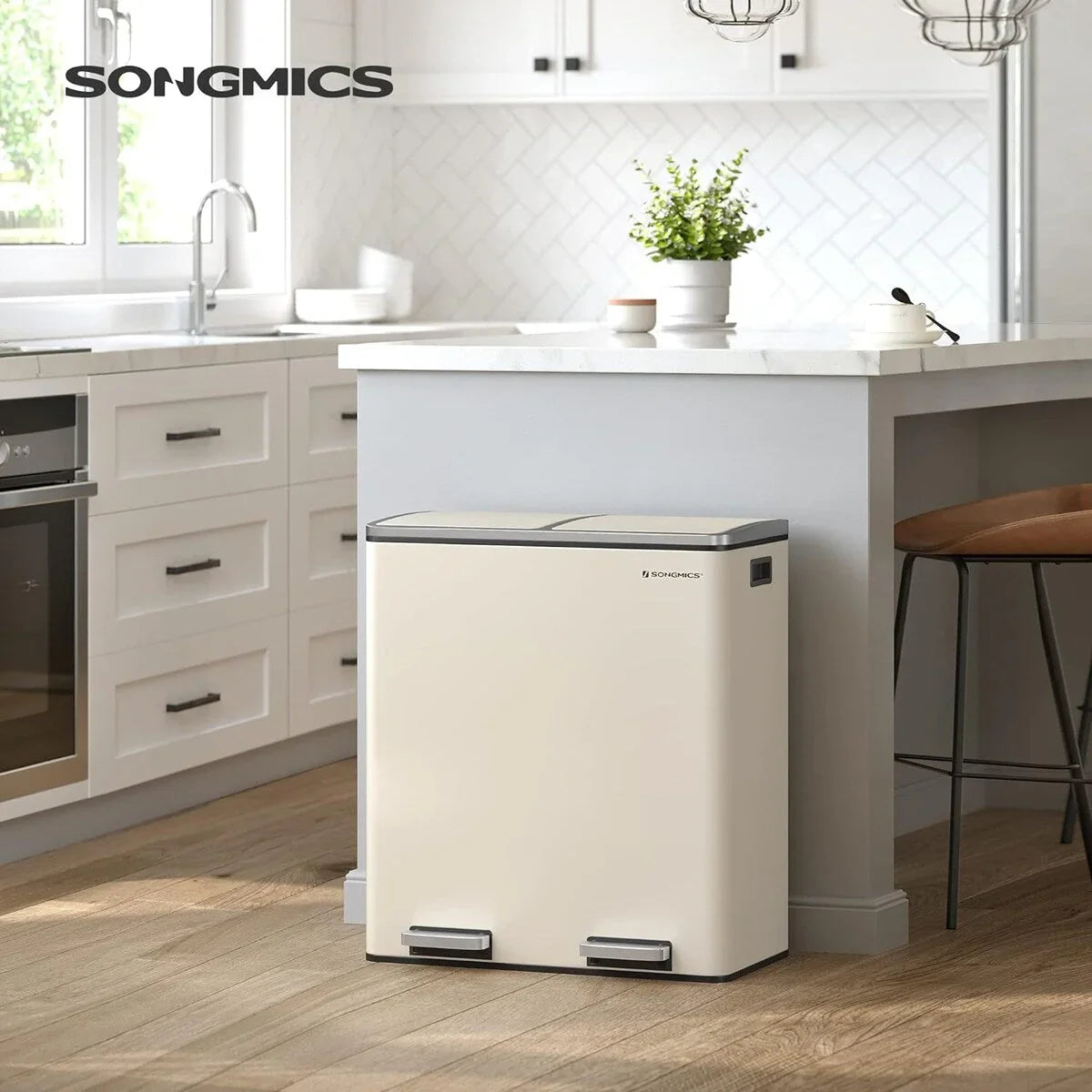 SONGMICS Pattumiera Doppia, 60L (16 Gallon) Contenitore per la Spazzatura in Acciaio Inossidabile, Mandorla