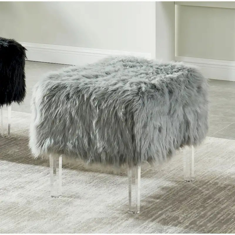 Pouf Andral Contemporaneo in Pelliccia Sintetica Acrilica di Silver Orchid