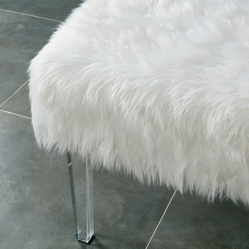 Pouf Andral Contemporaneo in Pelliccia Sintetica Acrilica di Silver Orchid
