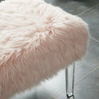 Pouf Andral Contemporaneo in Pelliccia Sintetica Acrilica di Silver Orchid