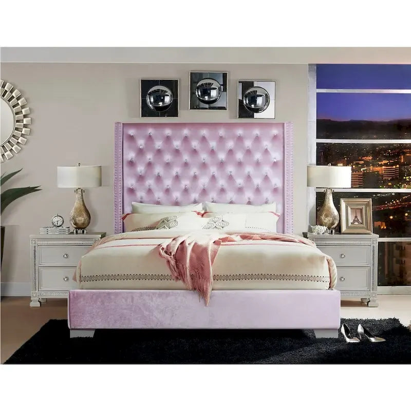 Letto con pannello trapuntato rivestito in velluto rosa Newell
